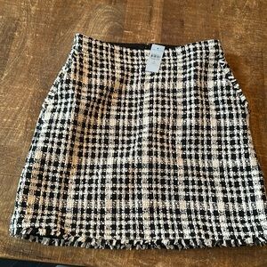 Ann Taylor 2 petite black, white and cream skirt